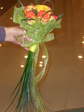 Buchet nasa trandafiri galbeni si cognac