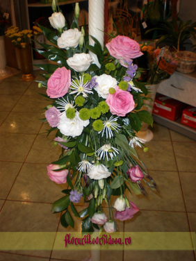 Lumanari de nunta cu eustoma alb si roz, trandafiri roz