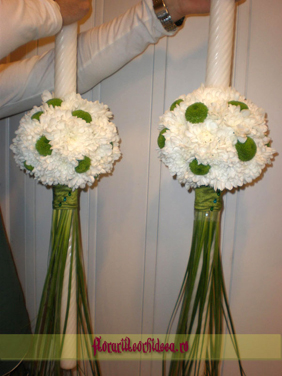 Lumanari de nunta din crizanteme albe si santini