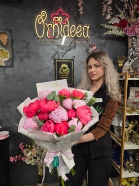 Buchet ”Delia” - Bujori multicolori 