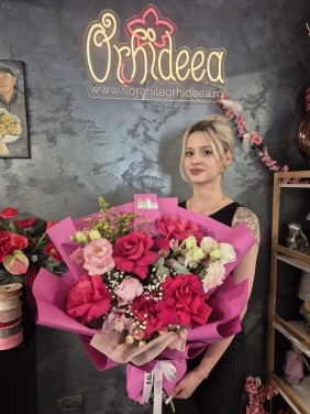 Buchet ”Alina” - Trandafiri Pink Floyd si Lisianthus