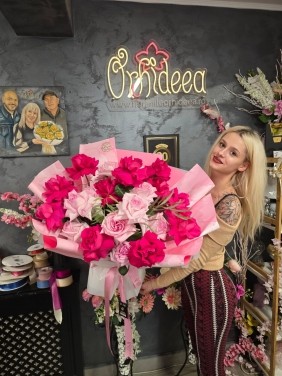 Buchet - Ella - Trandafiri Pink Floyd si Pink O Hara