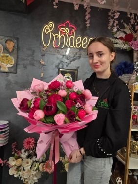 Buchet ”Erica” - Bujori Roz-Cyclam-Grena