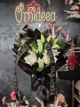 Buchet Funerar Crin Alb si Flori Albe 