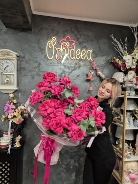 Buchet ”Izabela”-Trandafiri Pink Floyd Fericiti