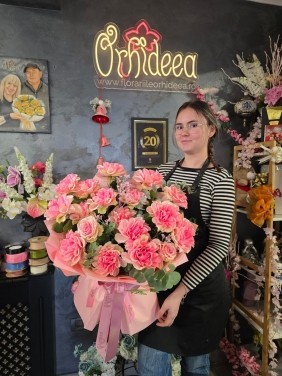 Buchet ”Letisia” - Trandafiri Geraldine FERICITI