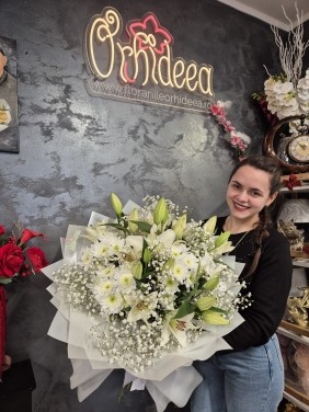 Buchet ”Monica” Crini Imperiali si Crizanteme 