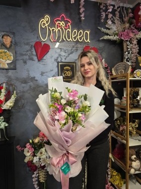 Buchet ”Tamara” - 17 Frezii Multicolore