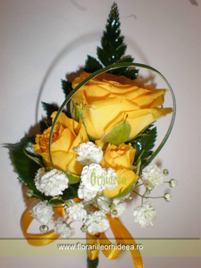 Flori de piept - trei trandafiri galbeni